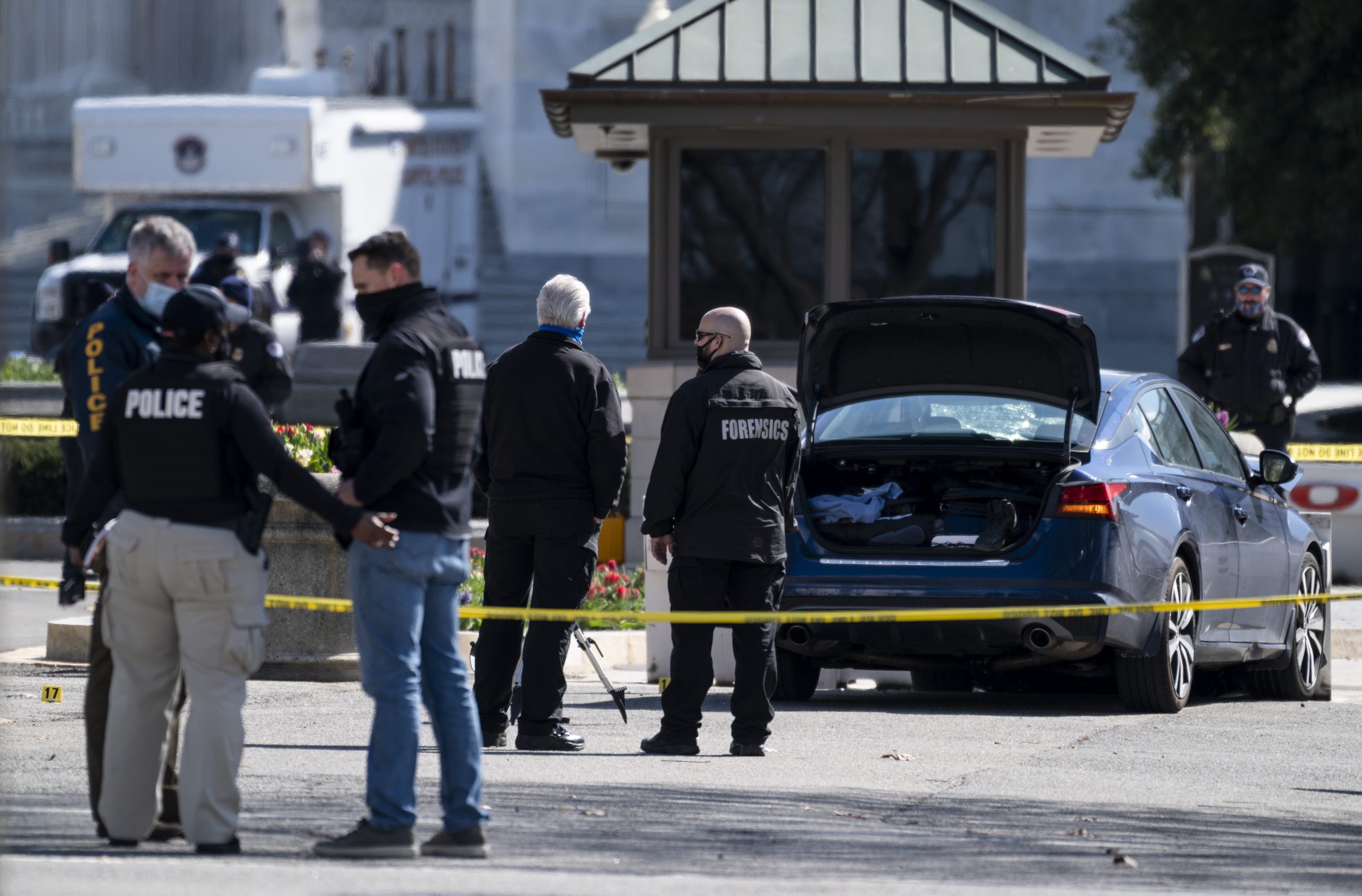 Slain officer was an 18-year US Capitol Police
veteran 1