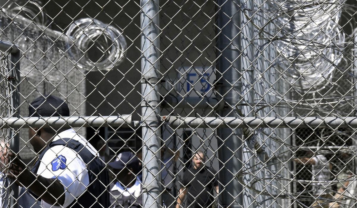 Lawsuits: SC officials ignored risks ahead of prison
riot 1