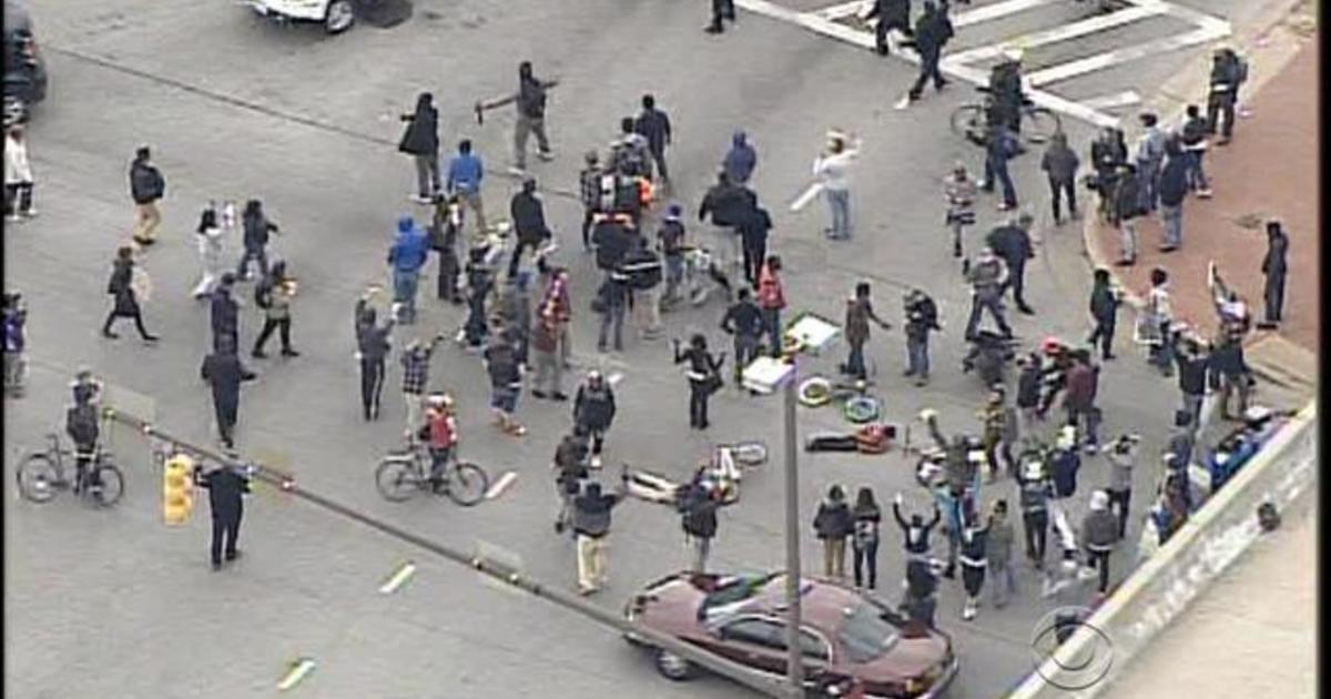 Police, protesters clash in Baltimore 1