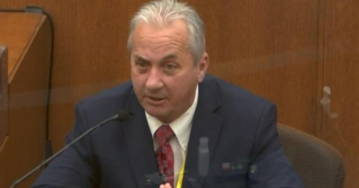 Senior officer calls Chauvin's actions "totally
unnecessary" 1