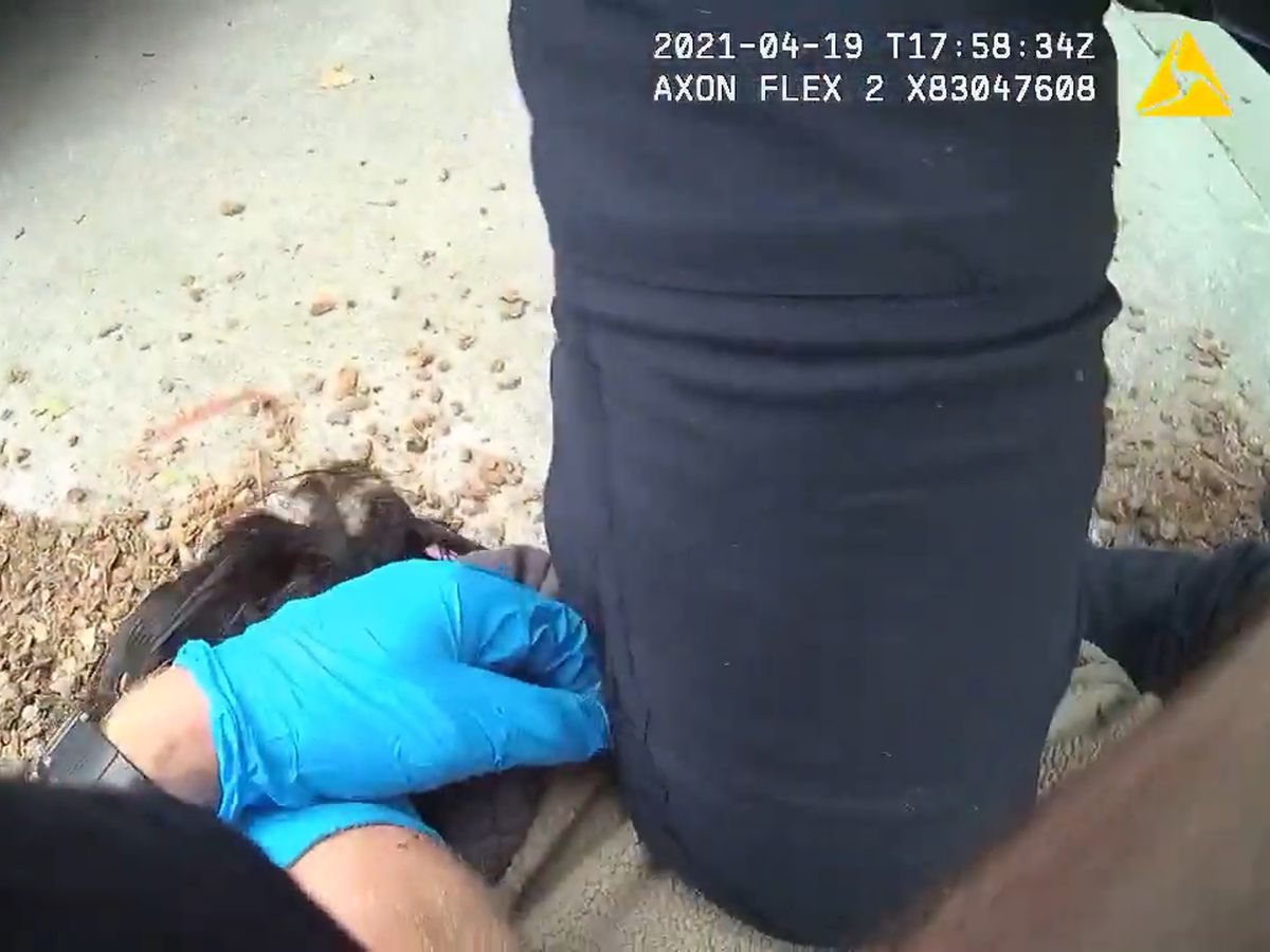 California man died after police kneeled on his back for
five minutes; officers claimed ‘struggle’ 1 California man died after police kneeled on his back for
five minutes; officers claimed ‘struggle’ 1