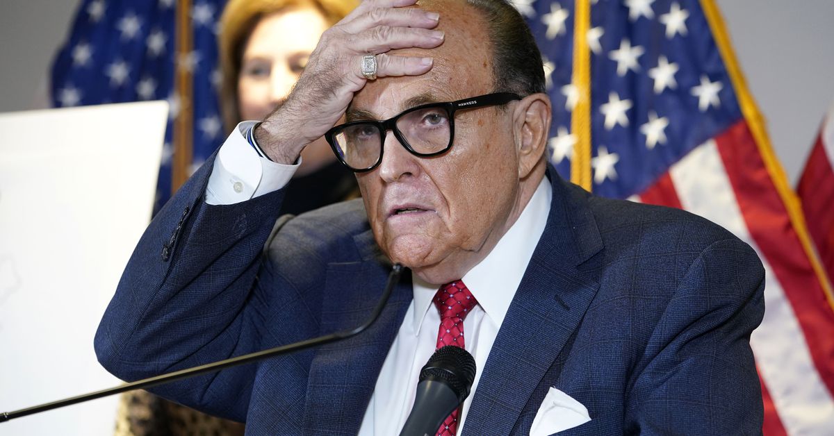 Feds execute warrant at Rudy Giuliani’s NYC home,
office 1