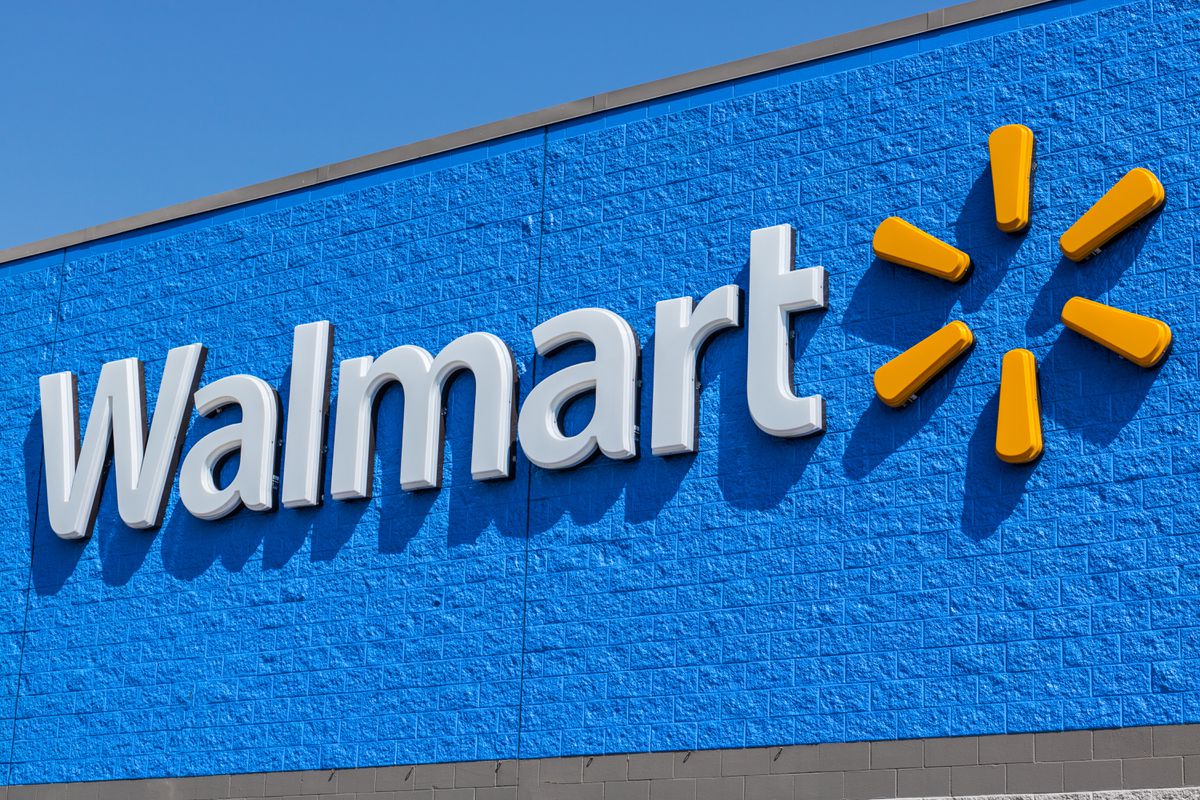 Walmart starts feud with Kanye West over similarities
between new Yeezy logo and store’s classic design 1