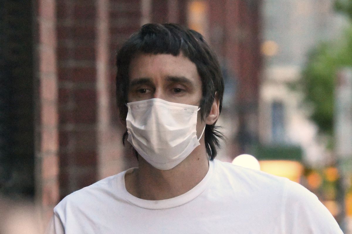 Australian man who recorded and mocked dying police officers
handed a 10-month prison sentence 1 Australian man who recorded and mocked dying police officers
handed a 10-month prison sentence 1