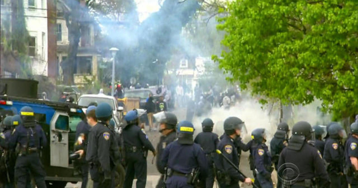 Baltimore protests turn violent 1