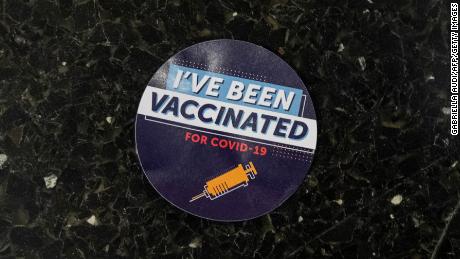 Experts are divided on the new CDC mask guidance 1