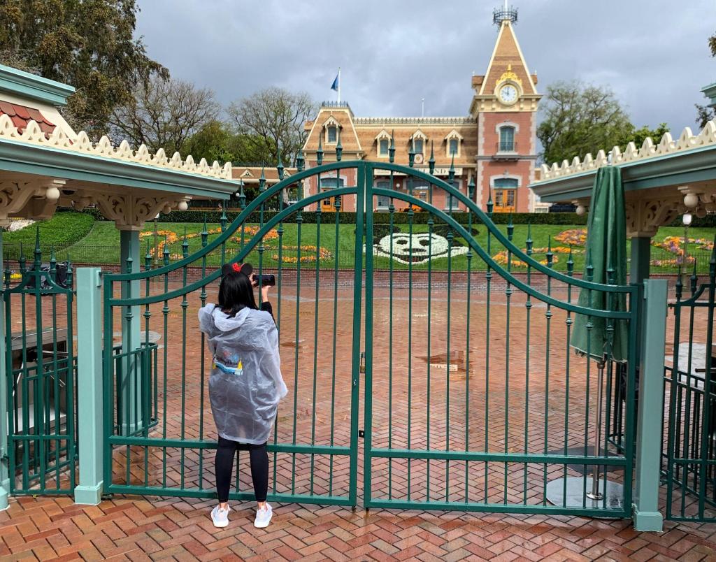 Disneyland opening highlights California’s COVID
turnaround 1