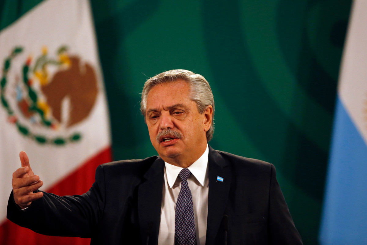Argentine president tests positive for COVID-19 after being
vaccinated 1