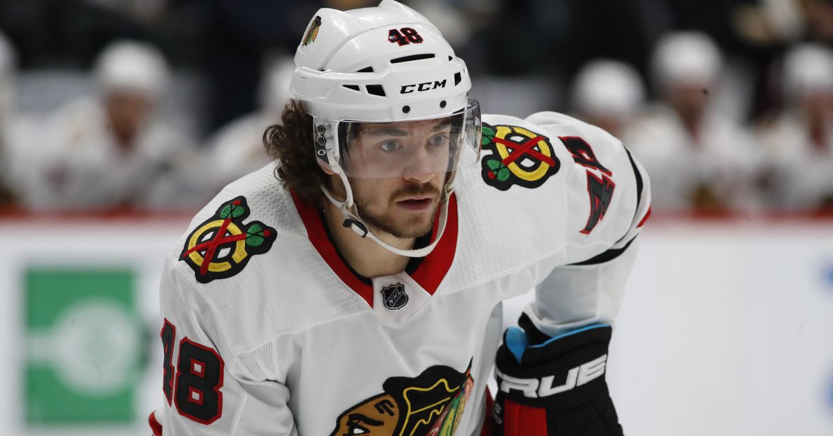 Blackhawks notebook: Vinnie Hinostroza will receive
opportunity to contribute after quarantine 1