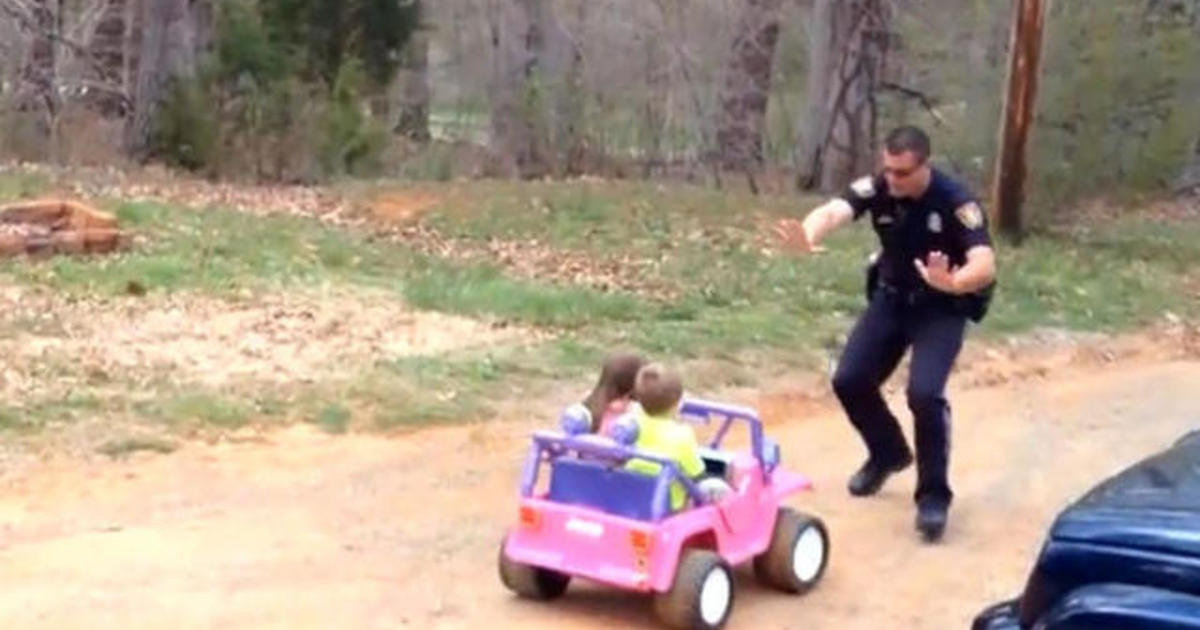 Officer dad pulls over kids for being "too cute" 1
