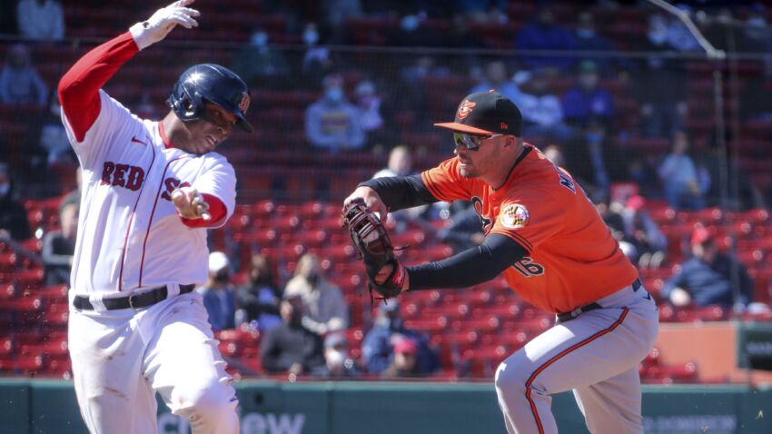 Red Sox fall, 4-2, to Orioles, suffer 2nd straight loss to
open season 1