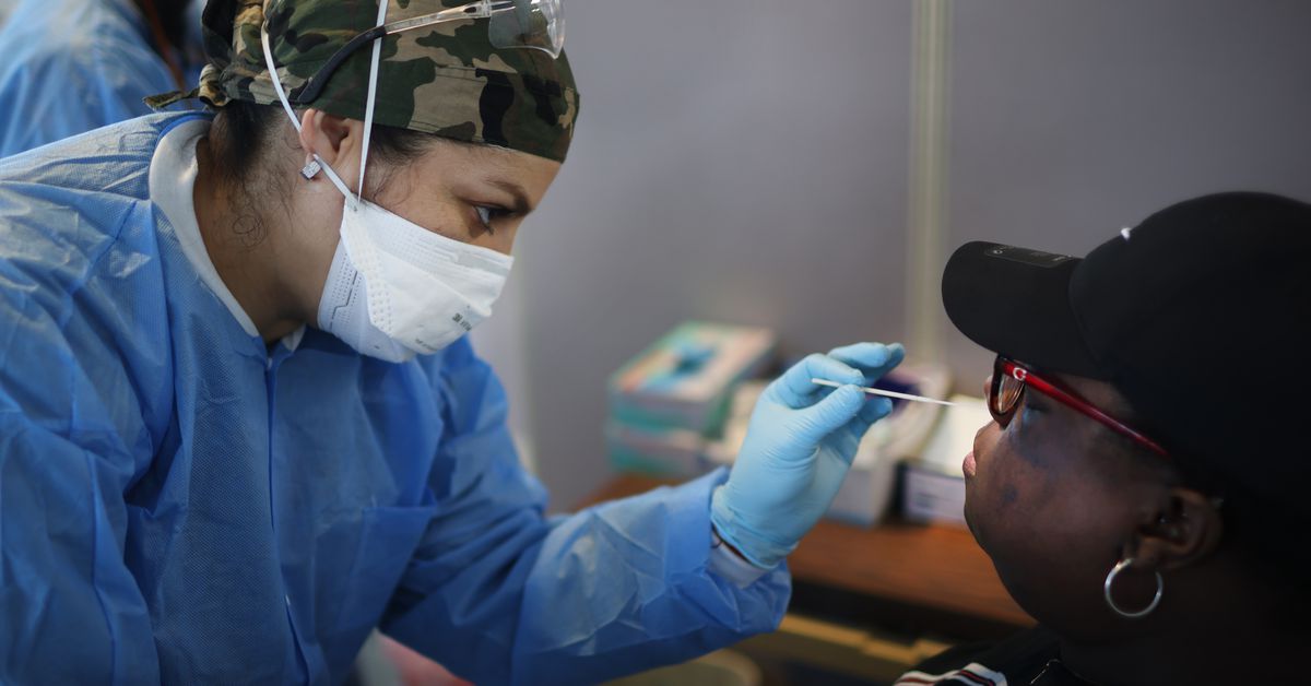 Illinois’ coronavirus positivity rate remains at a two-month
high 1