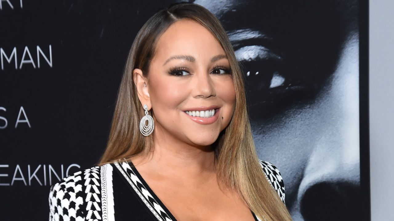 Mariah Carey, boyfriend post videos of COVID-19
vaccinations 1