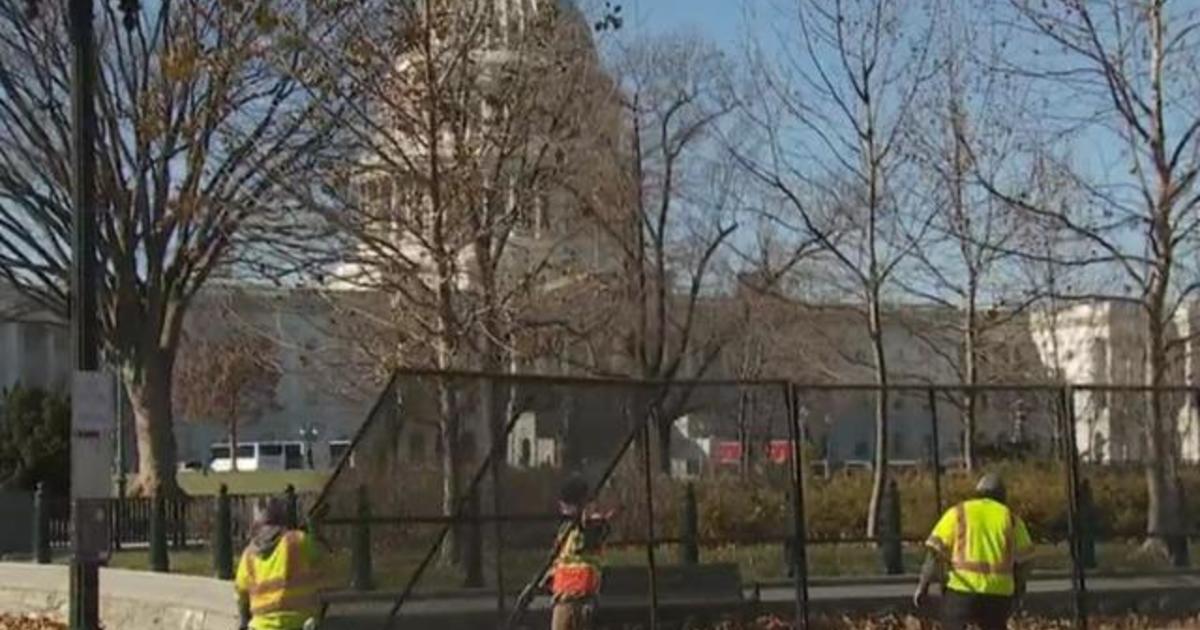 Capitol Hill police officer killed as security concerns
rise 1