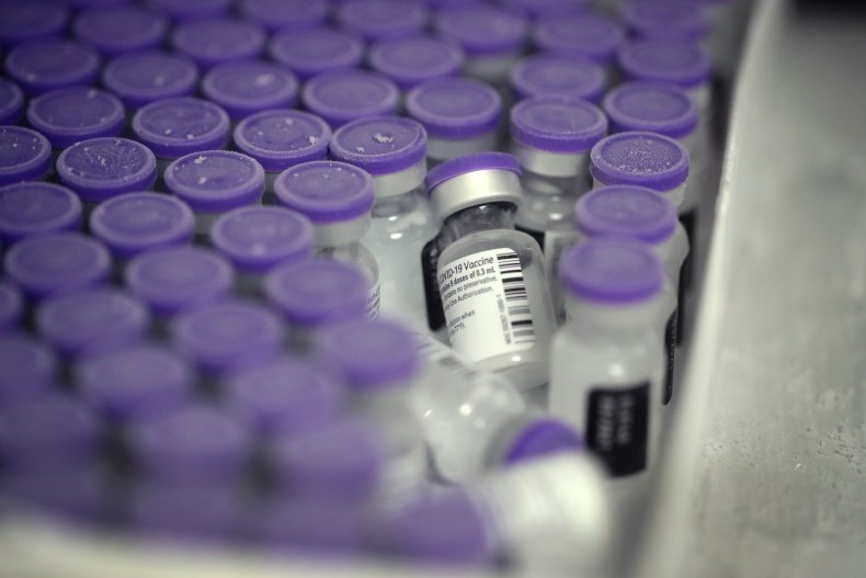 Illinois Bar Opening Leads to 46 Infections, 1 School
Closure After Dozens Forced to Quarantine 1