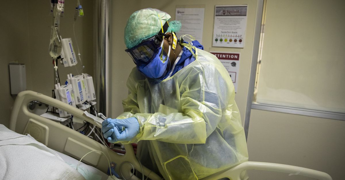 Illinois’ COVID-19 positivity rate holds steady at two-month
high, hospitalizations jump to highest level in over a
month 1