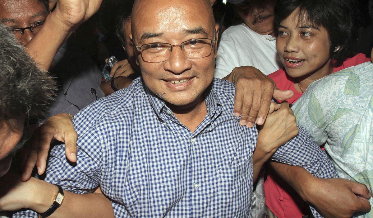 Myanmar forces arrest comedian, break up doctors'
protest 1
