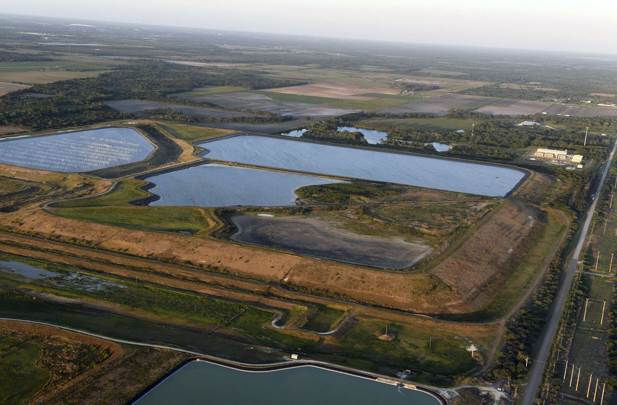 Evacuations lifted, roads reopened as 400 million gallons of
toxic water no longer a threat to Tampa-area county 1