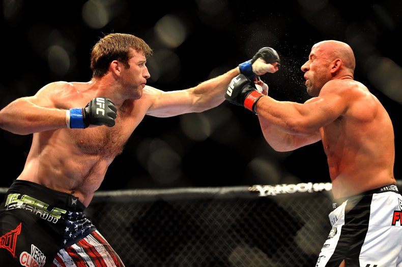 Former UFC Star Kicked out of Gym for Refusing Mask: 'Wake
Up, You Sheep' 1