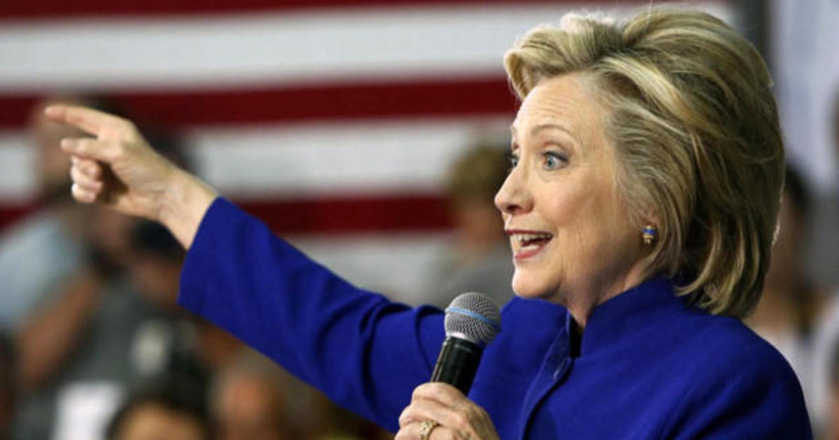 Clinton email controversy could open door for Democratic
rivals 1