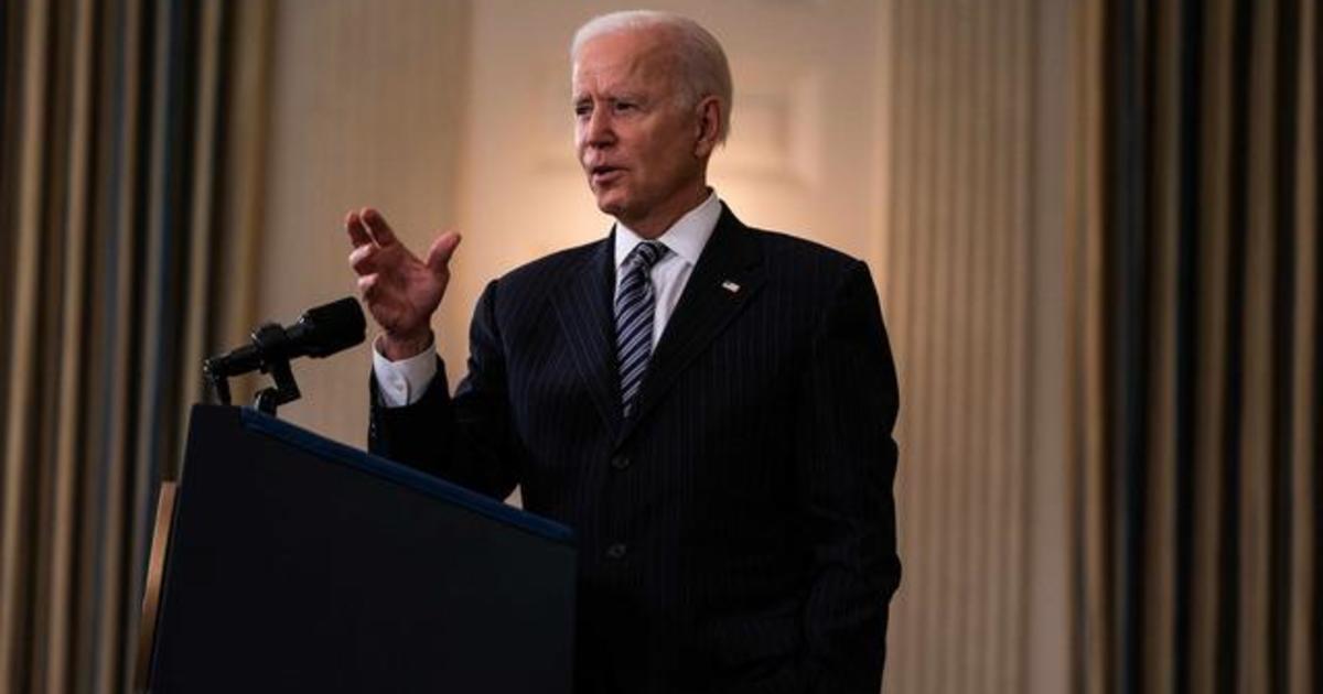 Biden moves up vaccine eligibility date in race against time
as variants surge and states reopen 1
