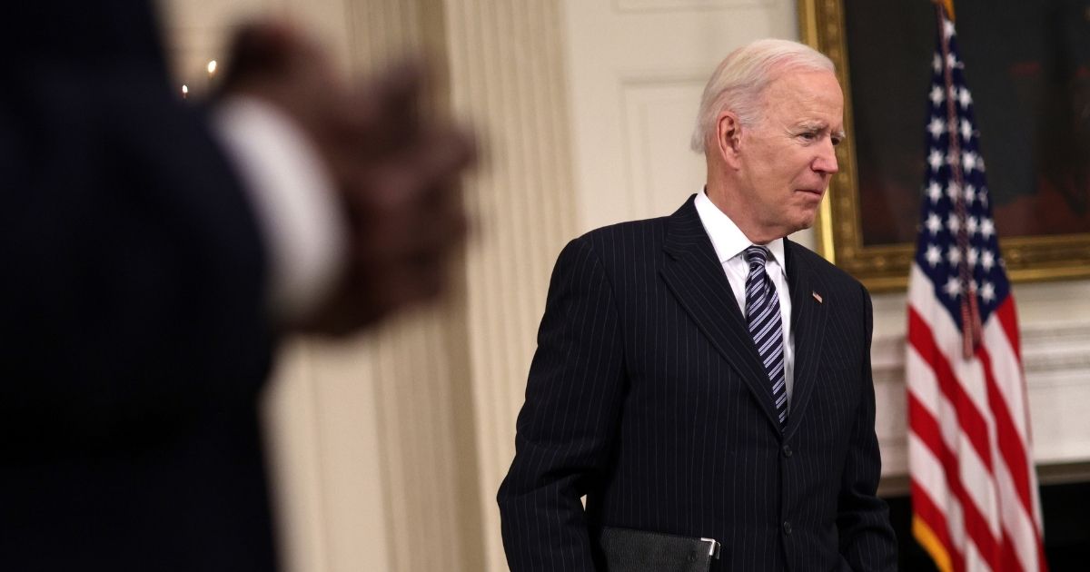 Watch: Joe Biden Keeps Forgetting His Mask After He
Speaks 1