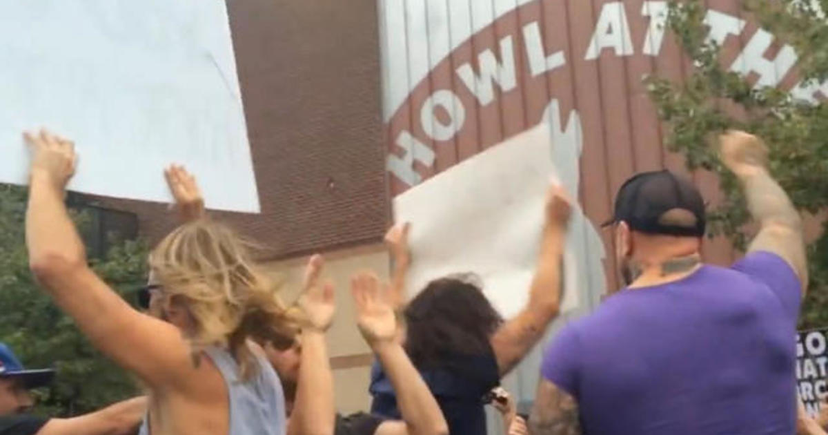 Foo Fighters rickroll Westboro Baptist Church
protesters 1