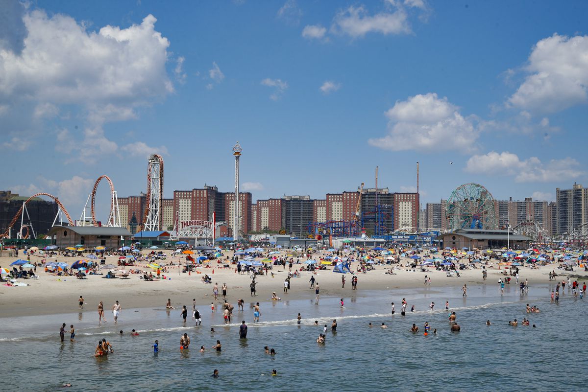 NYC beaches and pools to open on time: Mayor de
Blasio 1