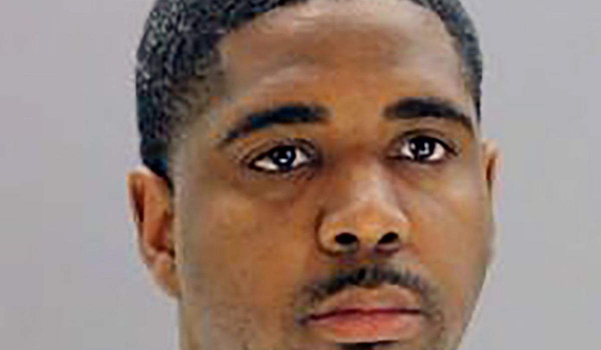 Judge orders release of Dallas officer arrested in
killings 1