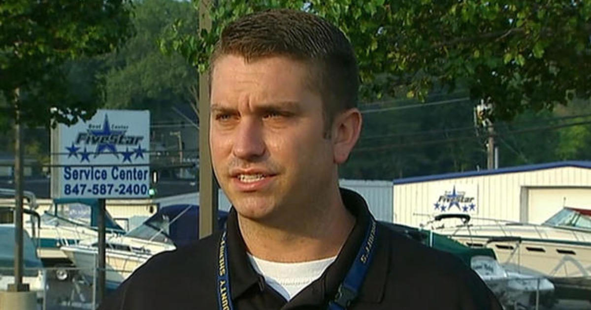 Massive manhunt for shooter of Illinois officer 1