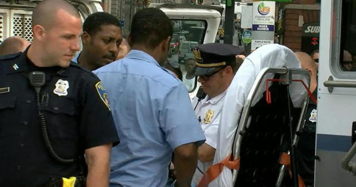 Protesters make their voices heard at Freddie Gray
hearing 1