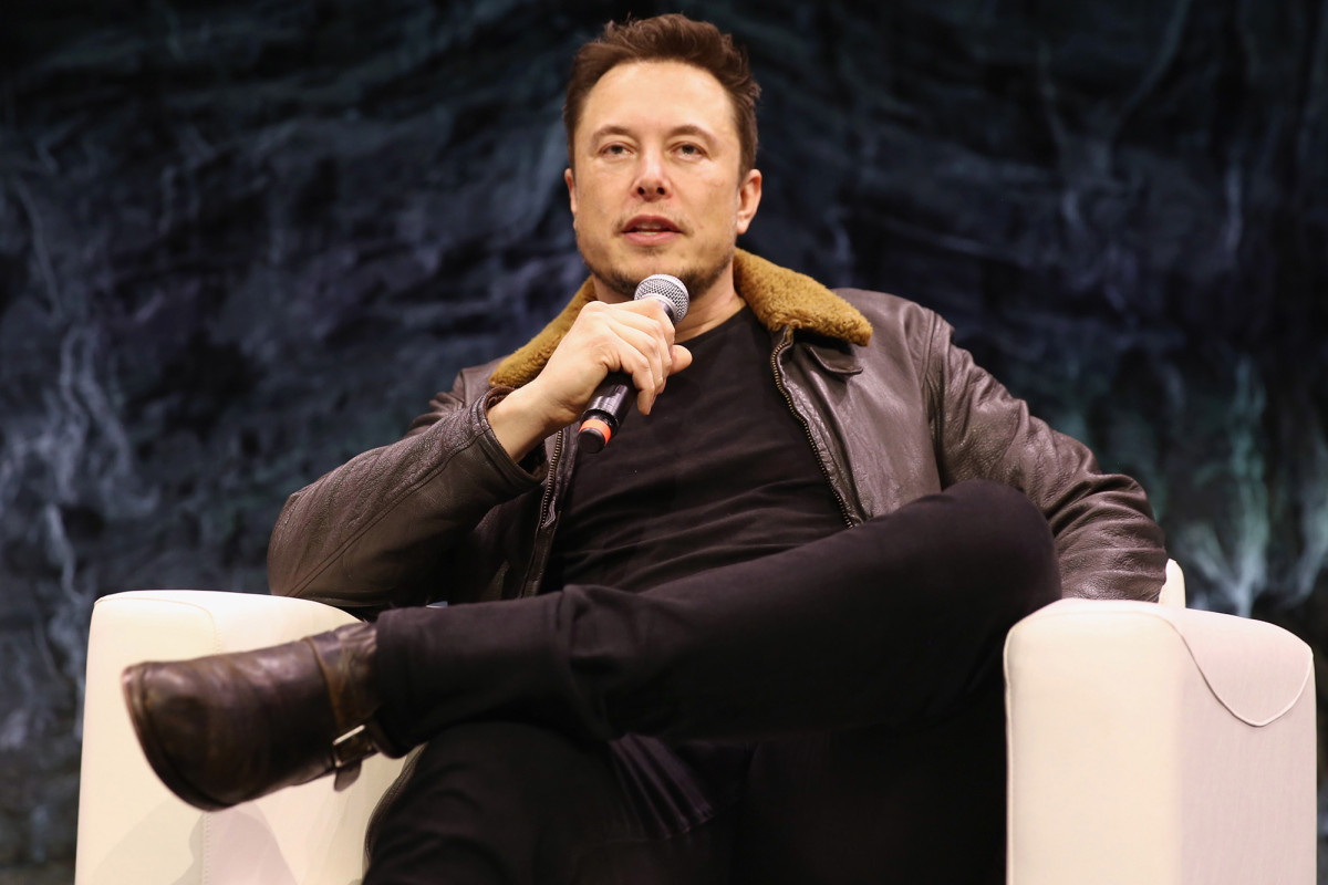 Elon Musk says he supports COVID-19 vaccines after
questioning safety 1