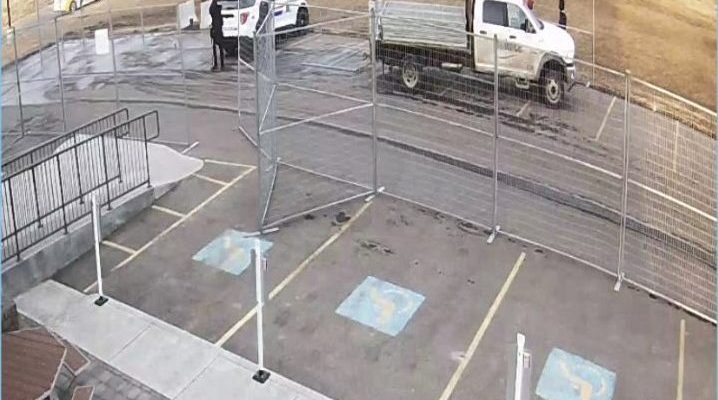 Police Block and Barricade Canadian Church Over COVID-19
Violations 1