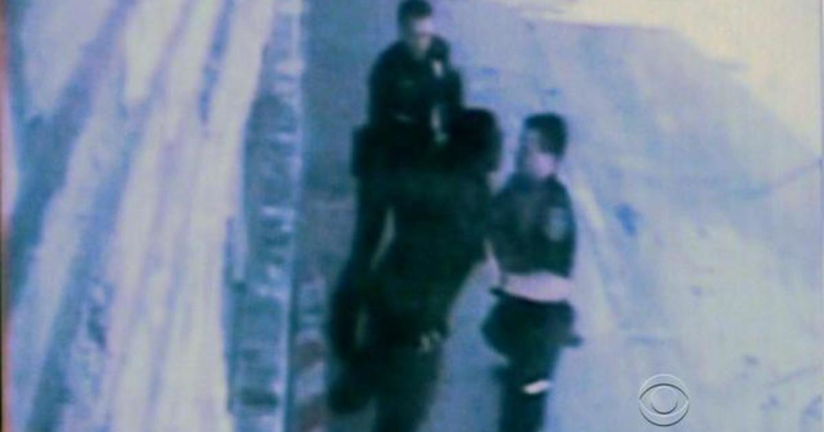 Milwaukee police officer sues gun shop 1