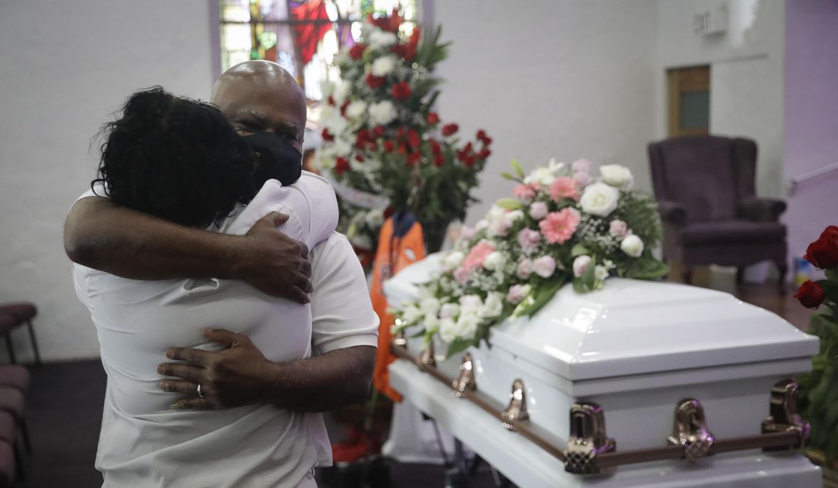 Federal government to help cover funeral costs for those who
died from COVID-19 1