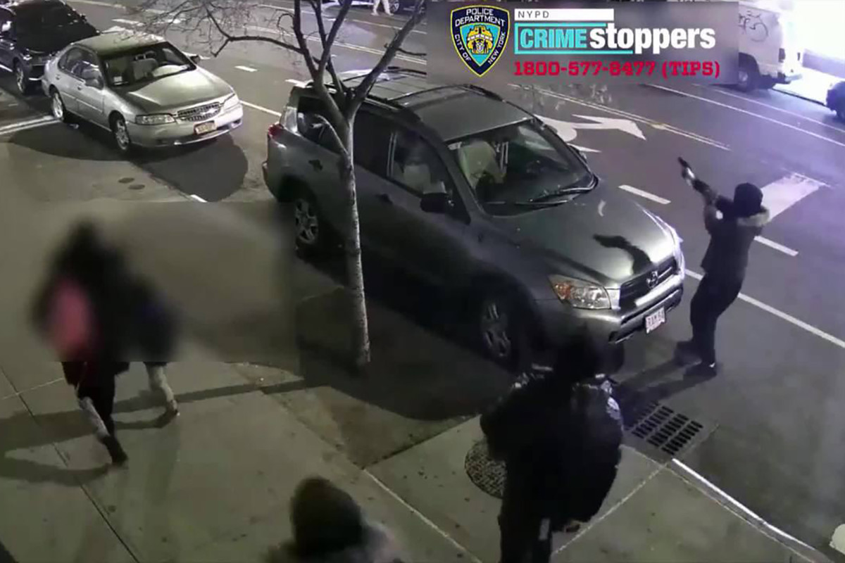 Three gunmen open fire on Bronx street near small child:
video 1