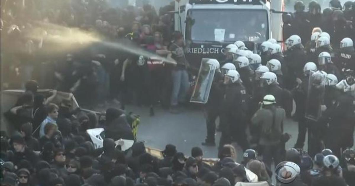 Police, protesters clash in Hamburg ahead of G-20
summit 1