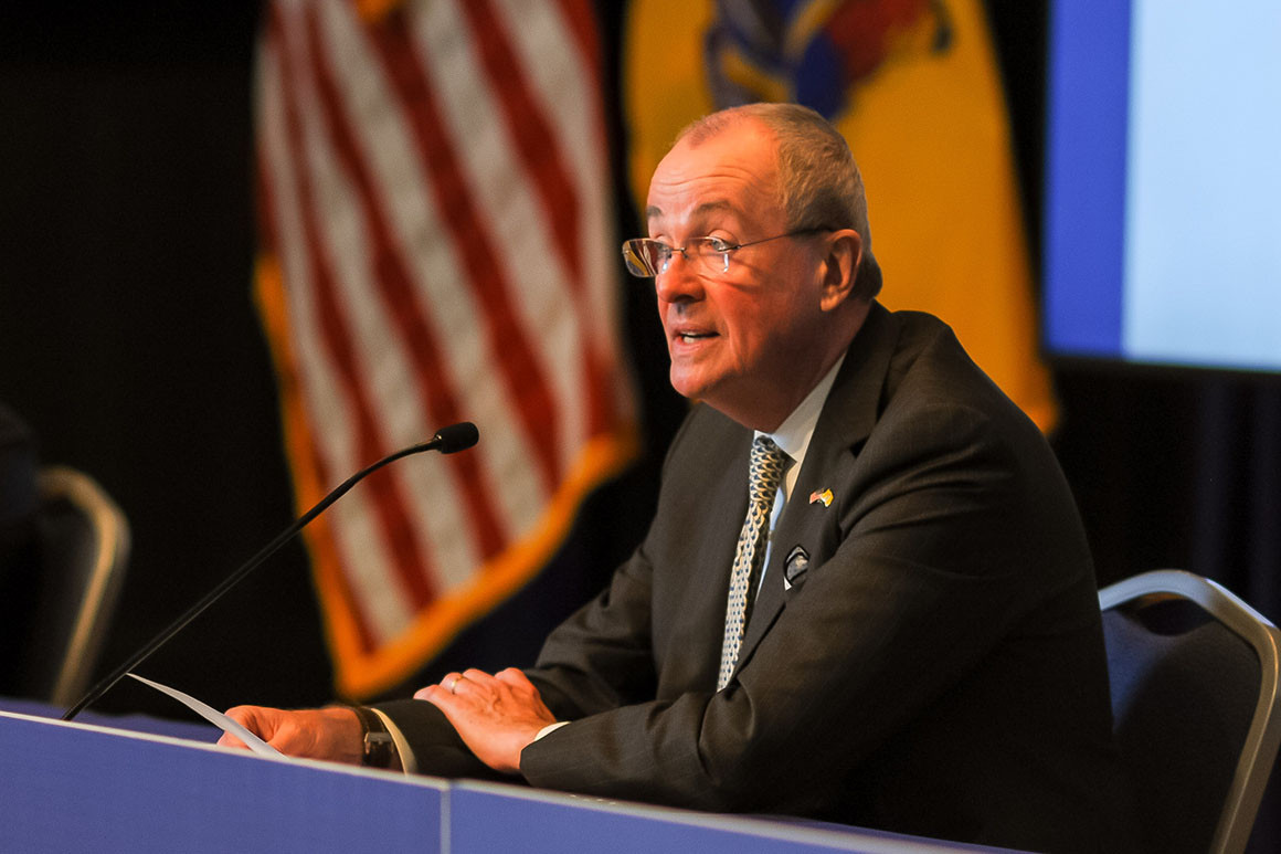 On masks, New Jersey’s Murphy goes it alone 1