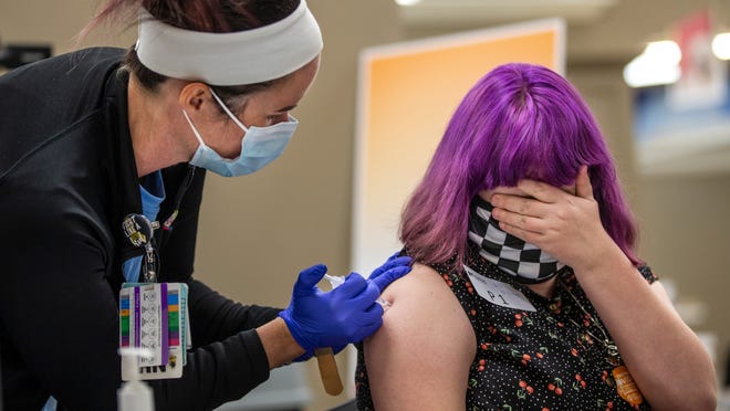 CDC director cautions Americans ahead of Memorial Day;
antibodies remain 10 months after infection, study says: Live
COVID-19 updates 1