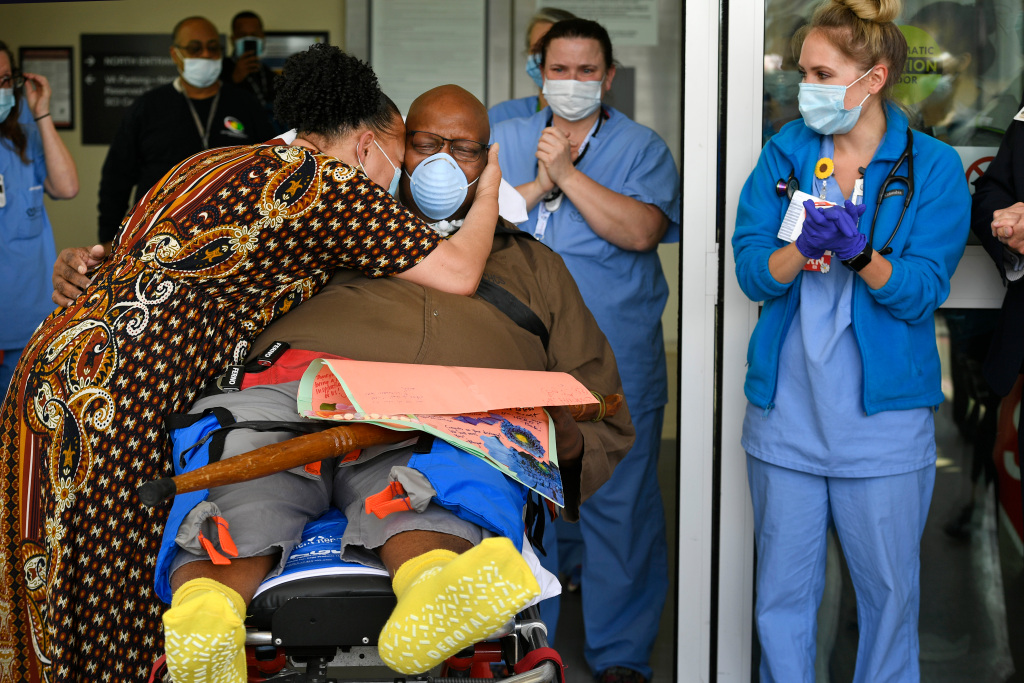 Colorado’s COVID-19 hospitalizations, new infections keep
falling 1