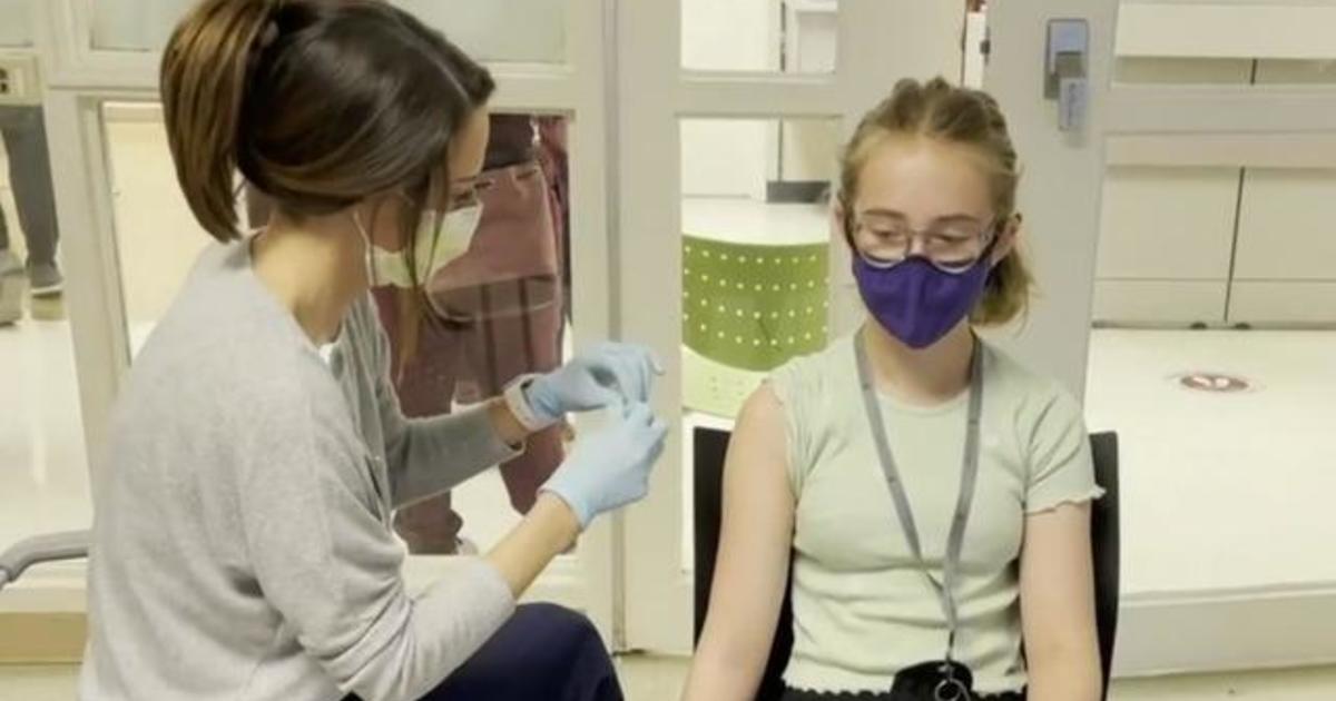 Doctor on vaccinating kids as U.S. COVID-19 cases
decline 1