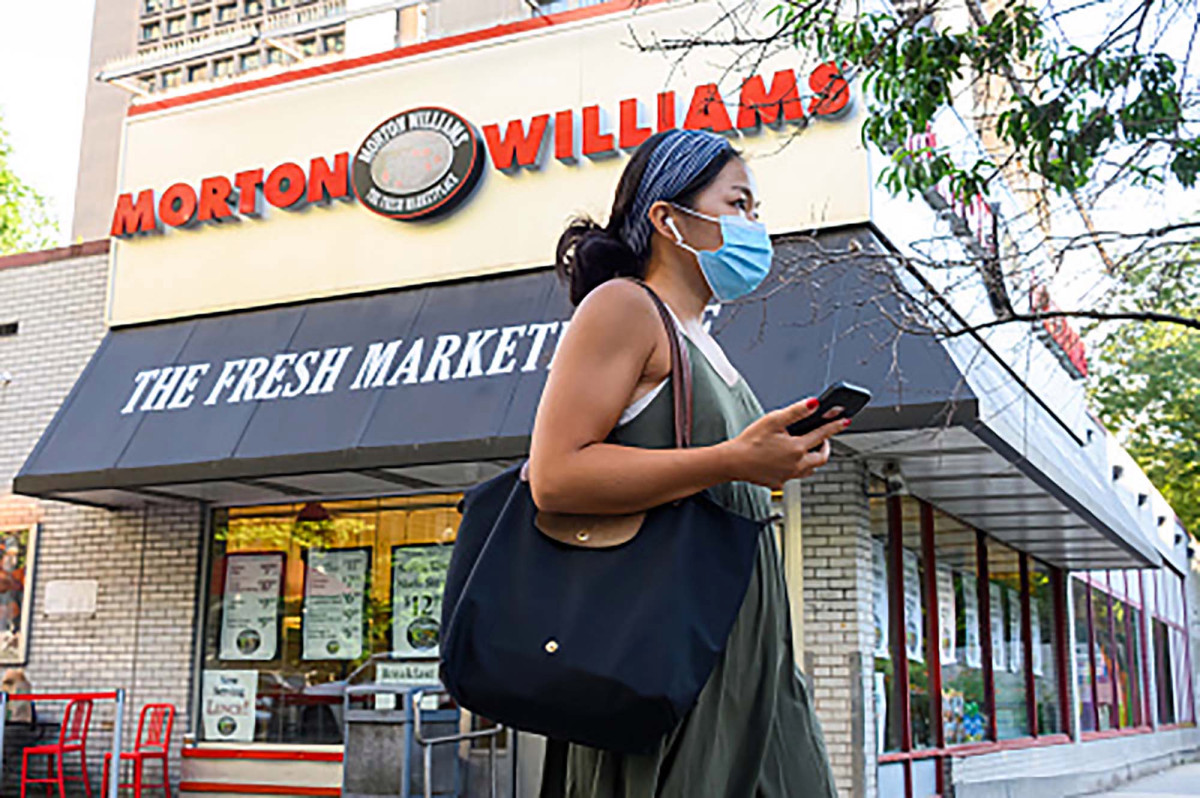NYC supermarket enters ‘hornets nest’ in dropping mask
mandate 1