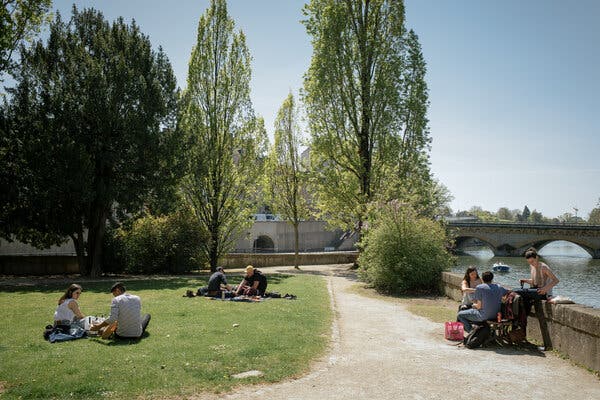 Wanted in France: Thousands of Workers as Hotels and
Restaurants Reopen 1