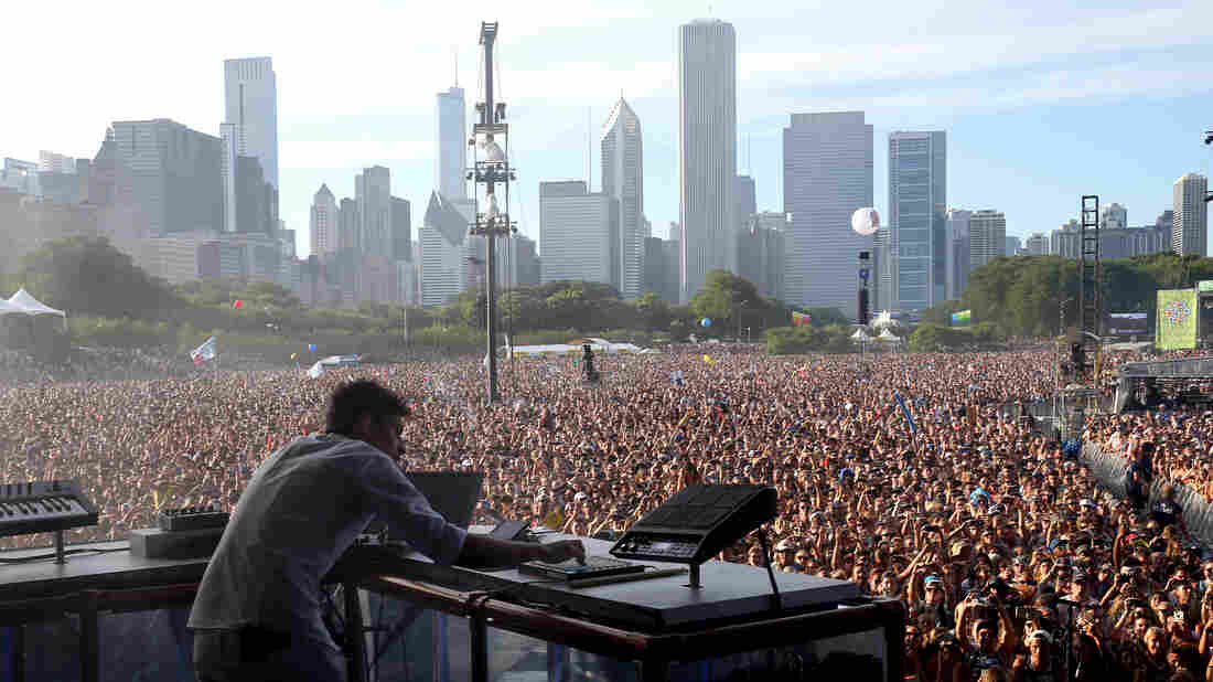 Foo Fighters Headline Lollapalooza As Chicago Summer
Festival Season Opens Up 1