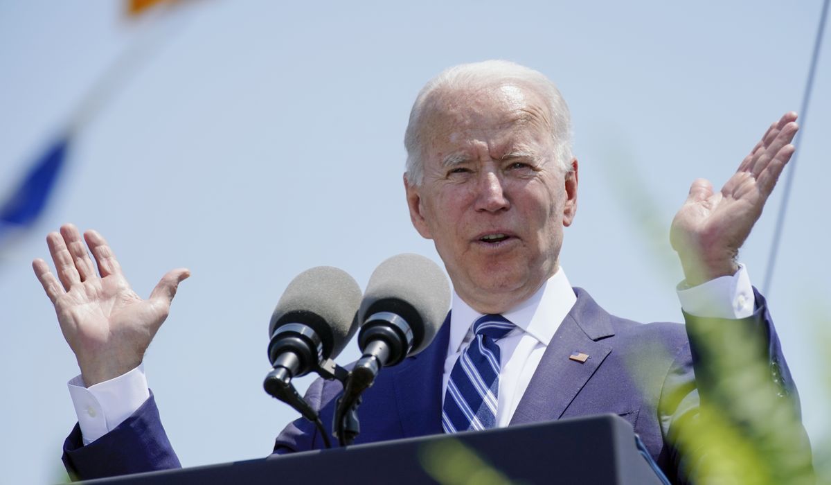 Joe Biden snaps at Coast Guard graduates: 'You're a really
dull class' 1