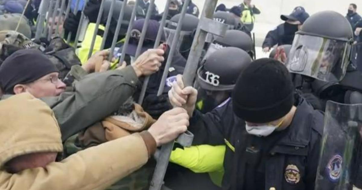 Capitol police officers rebuke Republican leaders for
opposing Capitol riot commission 1