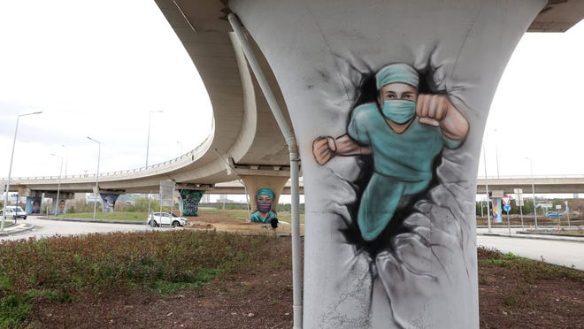 Pfizer vaccine can be stored in a refrigerator for a month,
FDA says; nurse union criticizes CDC mask mandate: Live COVID-19
updates 1