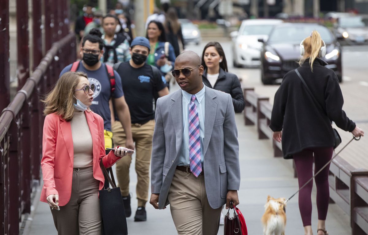 Column: Lollapalooza is back! Navy Pier is reopening! Time
to get out and ... can we still stay 6 feet apart? 1 Column: Lollapalooza is back! Navy Pier is reopening! Time
to get out and ... can we still stay 6 feet apart? 1