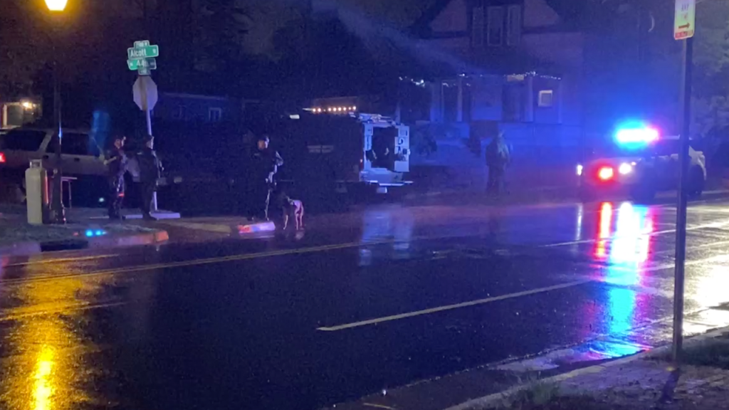 Denver police officer shot in Sunnyside late Saturday;
suspect at large 1