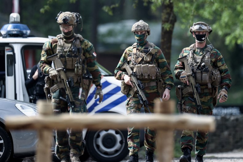 250 Belgian Officers Involved In Manhunt For Soldier Accused
Of Taking Weapons, Threatening Virologist 1 250 Belgian Officers Involved In Manhunt For Soldier Accused
Of Taking Weapons, Threatening Virologist 1
